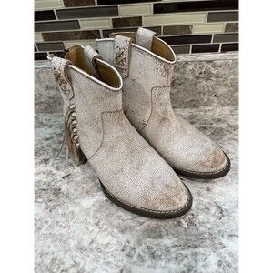 Distressed White Leather Zip Fringe Ankle Western Boots Size 6.5 Very Volatile